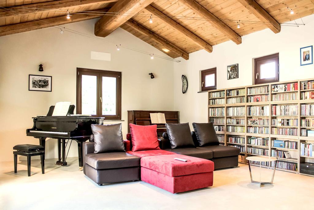 Hotel Le Stanze Della Musica Borgomale Exterior foto